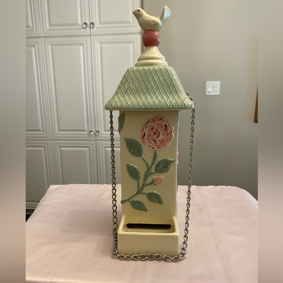 VINTAGE SHABBY CHIC BIRD FEEDER IN CREAM, PINK AND GREEN DISTRESSED COLOURS - Picture 10 of 11